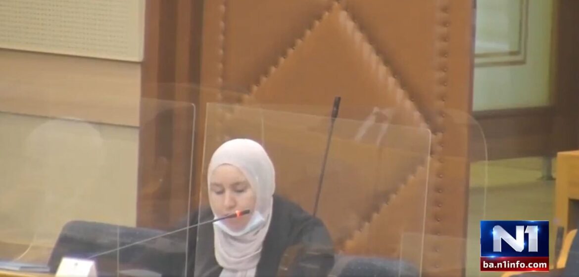 VIDEO: Obraćanje poslanice SBIH Begije Smajić na sjednici Narodne skupštine bh entiteta Republika Srpska
