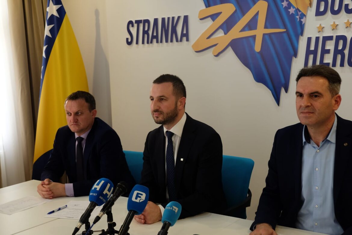 Održana svečana sjednica Predsjedništva povodom 26 godina osnivanja Strane za BiH