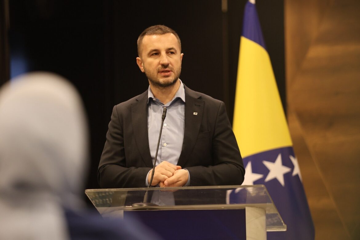 Ruski ambasador Kalabuhov svojim istupima direktno udara na državu i institucije BiH