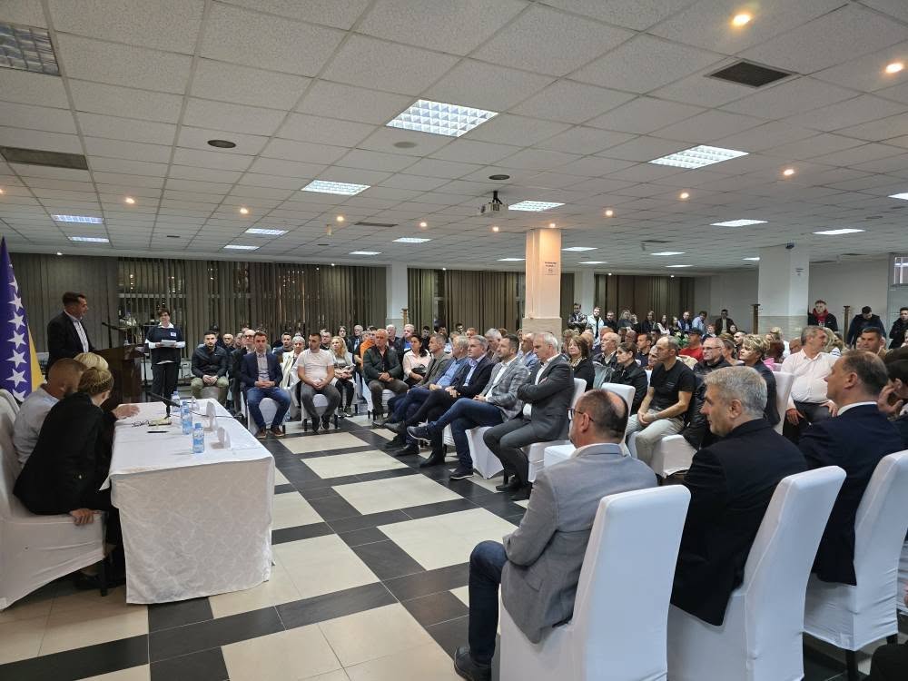 tesanj 1 Održana Izborna skupština Stranke za Bosnu i Hercegovinu – Tešanj