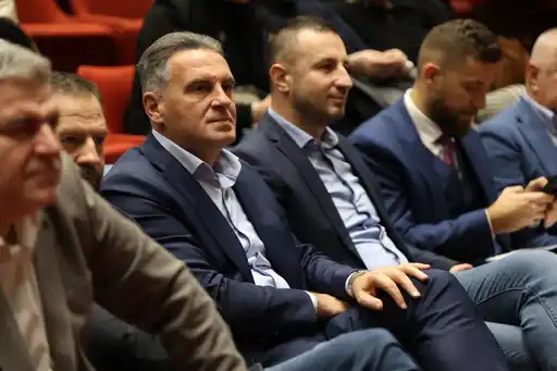 IMG-03dc058b2c1fd3a00df29b32d8b480e3-V