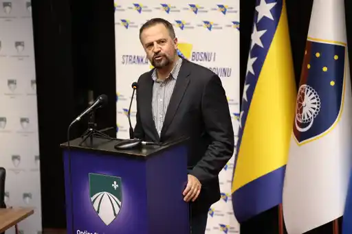 IMG-18dcb67029c81c34ad39f23f4a514a30-V