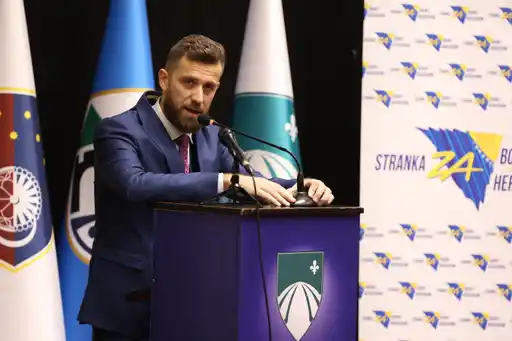 IMG-1f79f8b358c176f4cbd805f9e1be0e85-V