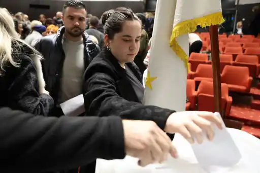 IMG-a4815066ed69f41a1a6e686da472536f-V