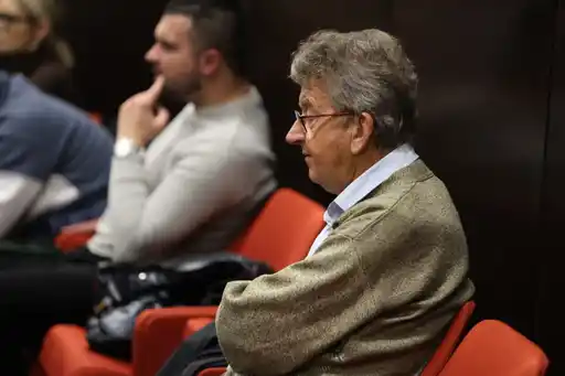 IMG-aba9e3fecbdb5fc33295567845f205c4-V