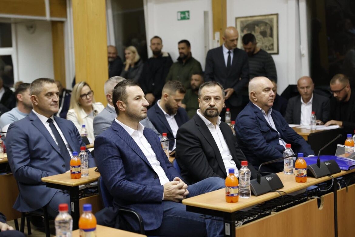 IMG-b595353a260975beef0286c0846e042e-V