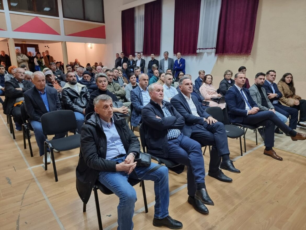 IMG-c31181c3d4c4a169bbe45f26e652f8a6-V