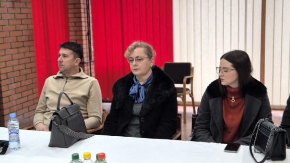 IMG-fe49b23e635a0c004a7fe7ae75c9b236-V