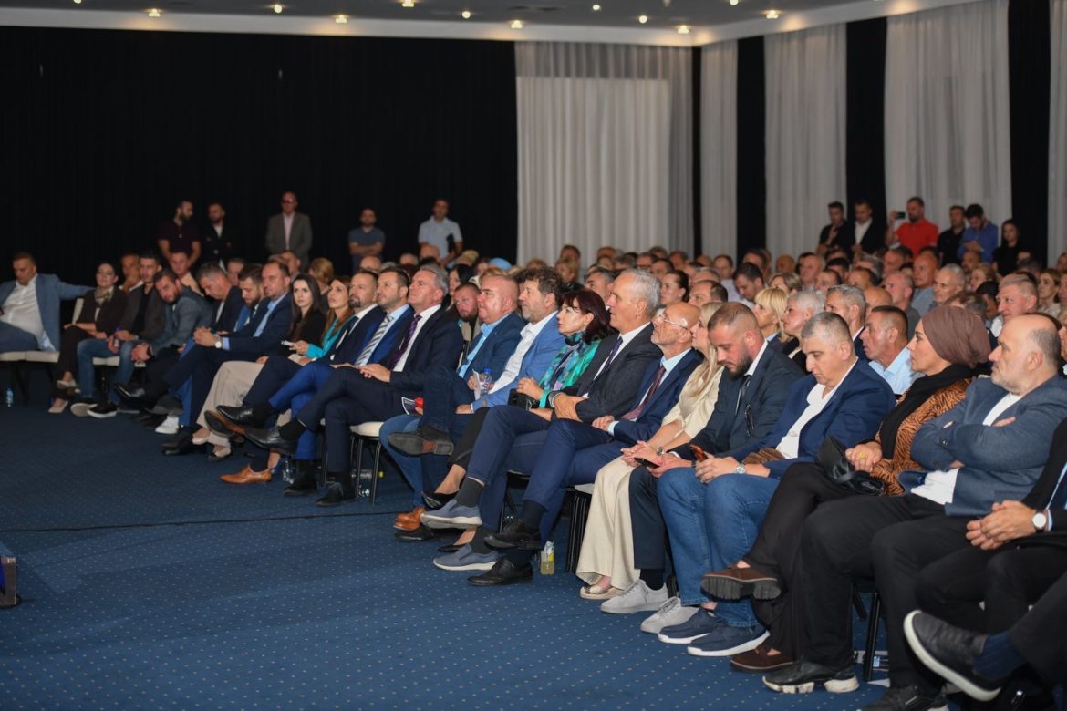 Efendić i Bandić u Novom Sarajevu: Politička moć je u rukama naroda — vrijeme je da se sa jeftinog PR-a pređe na red, struku i rad!